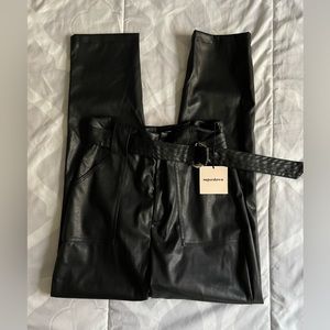 Superdown Chanice Buckle Pants